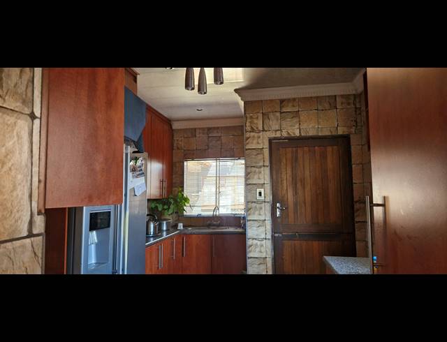 2 BEDROOM FREEHOLD FOR SALE IN MAMELODI EAST